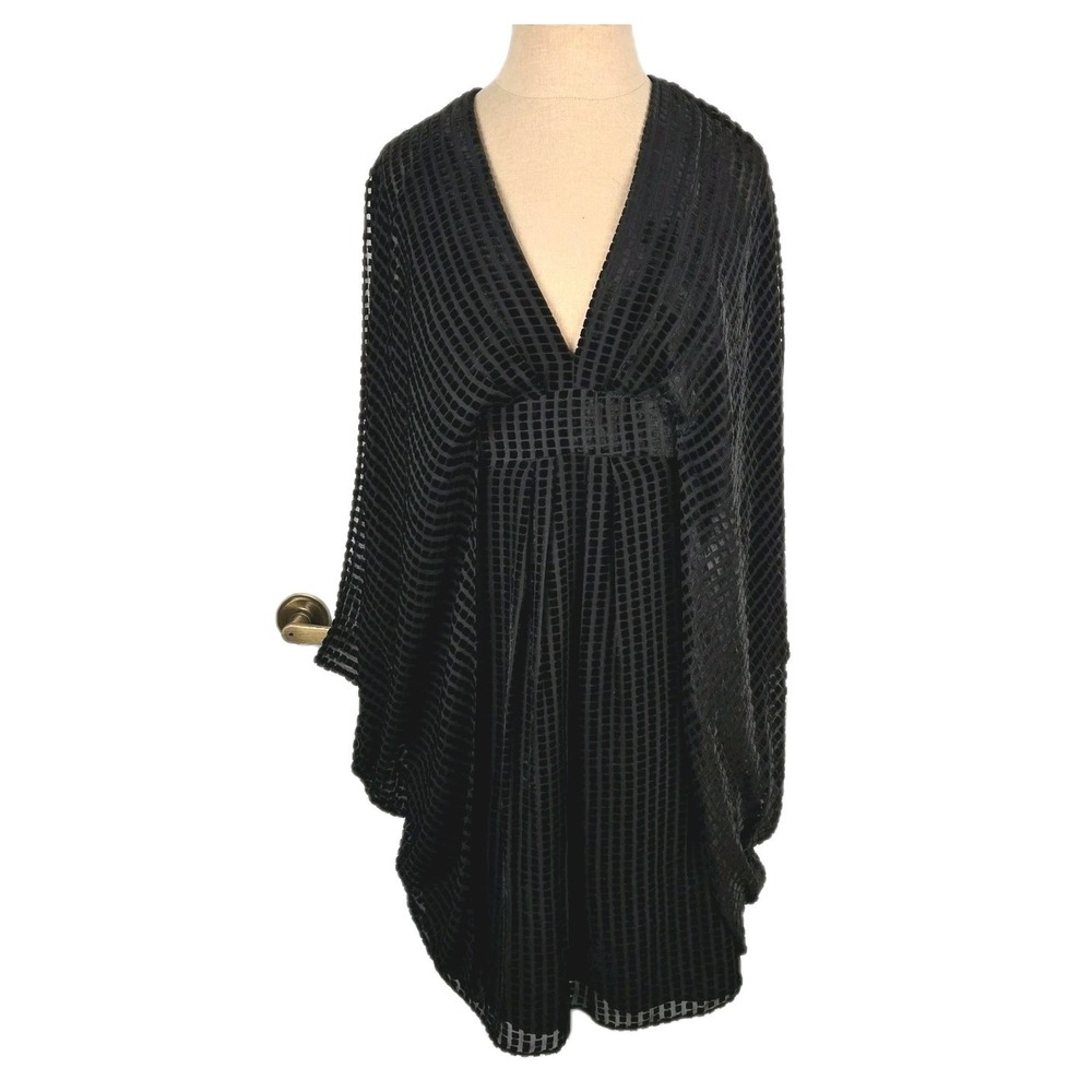 Trina Turk Black Textured Silk Rayon Dress Low Back Size 10 Bat Sleeve
